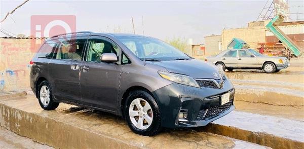 Toyota Sienna 2012 for sale in Iraq - Wasit